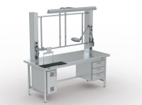 Pack- und Arbeitstische von MediFurn: Maximale Flexibilität, Ergonomie und Funktionalität für Ihren Arbeitsplatz